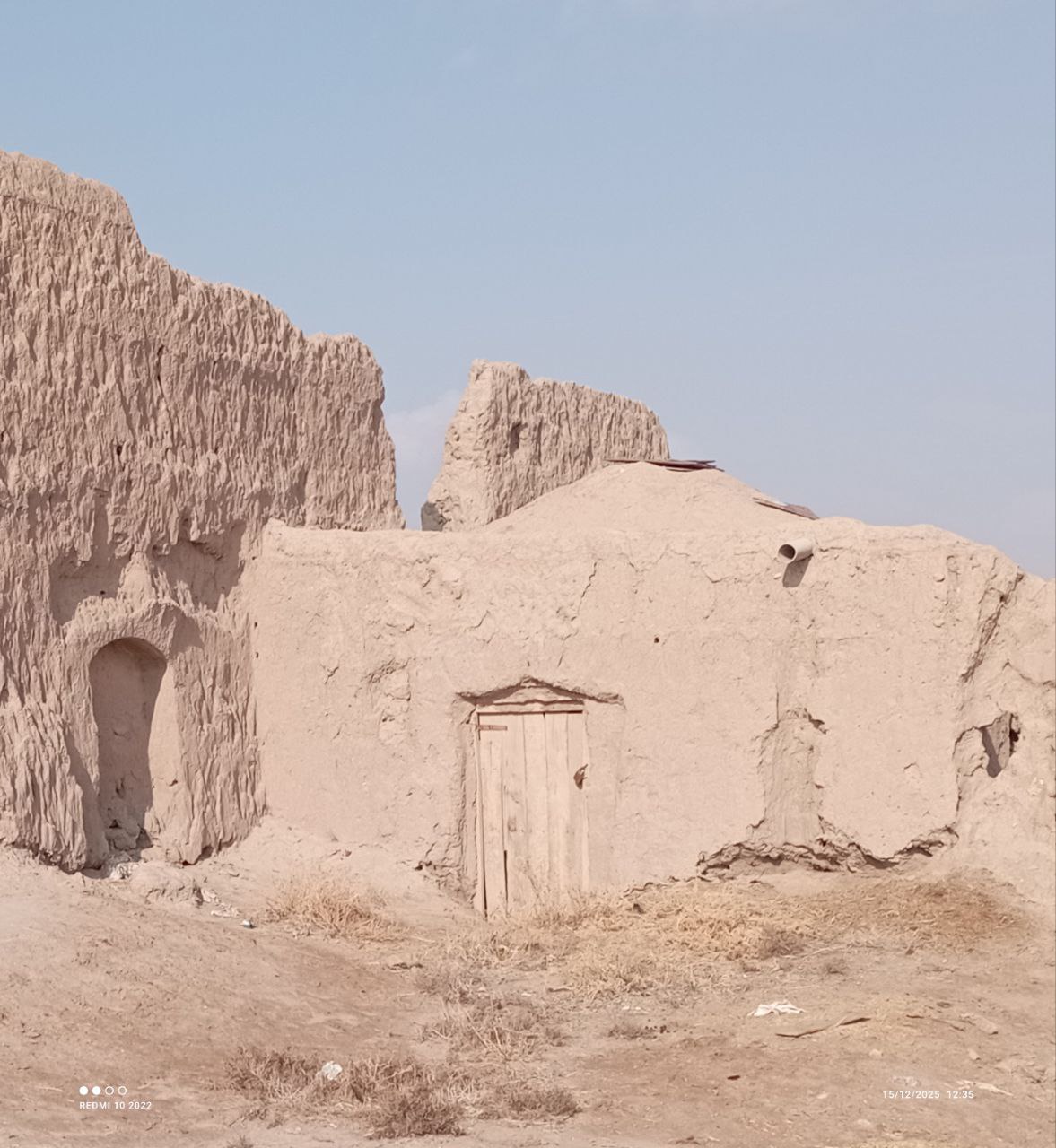 دیوارهای قلعه